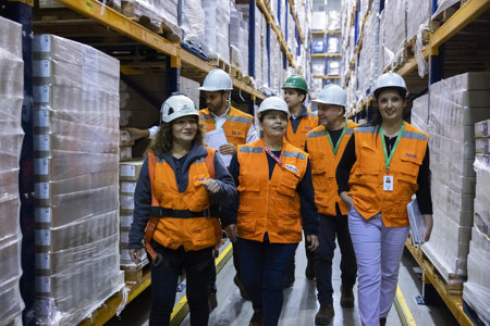 Women and Men employees from Teva Global Operations 